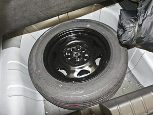 2011款2.0L 自动豪华版 备胎