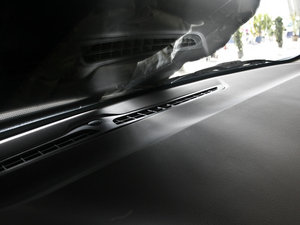 2011款2.0L 自动豪华版 空间座椅