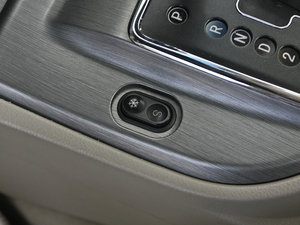 2011款2.0L 自动豪华版 中控区