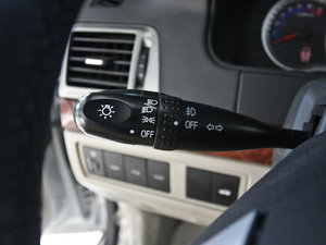 2011款2.0L 自动豪华版 中控区