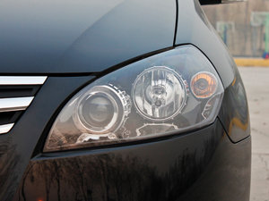2011款1.6L 手动豪华版 细节外观