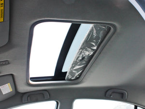 2010款三厢 1.5L 手动运动版 空间座椅