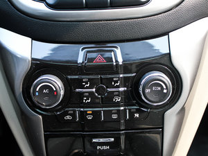 2012款1.6L 手动尊贵版 空调调节