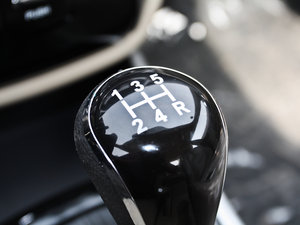 2012款1.6L 手动舒雅版 中控区