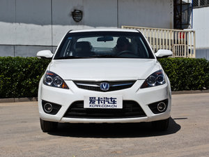 2012款三厢 1.5L 手动豪华版 正前
