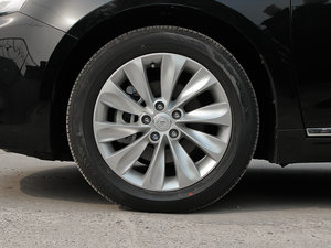 2013款1.8T 自动尊崇版 轮圈