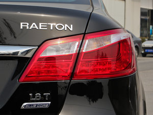 2013款1.8T 自动尊崇版 尾灯