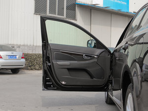 2013款1.8T 自动尊崇版 驾驶位车门