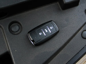 2013款1.8T 自动尊崇版 车钥匙