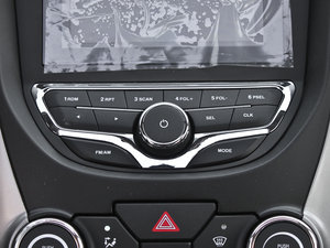 2012款1.6L 手动豪华版 中控区