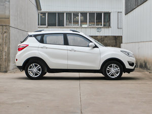 2012款1.6L 手动舒适版 整体外观