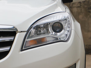 2012款1.6L 手动舒适版 大灯
