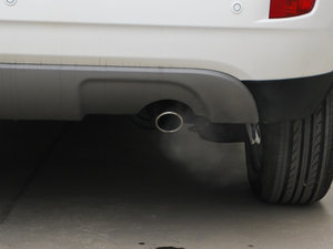 2012款1.6L 手动舒适版 排气管