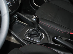 2012款1.6L 手动舒适版 换挡杆