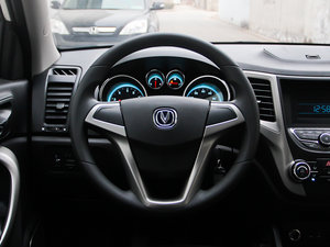 2012款1.6L 手动舒适版 方向盘
