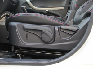 2012款1.6L 自动豪华版 主驾驶座椅调节