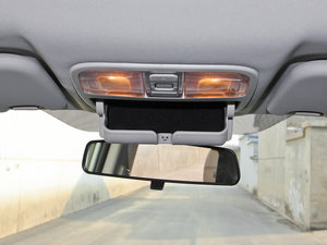 2012款1.6L 自动豪华版 空间座椅