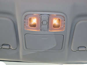 2012款1.6L 自动豪华版 空间座椅
