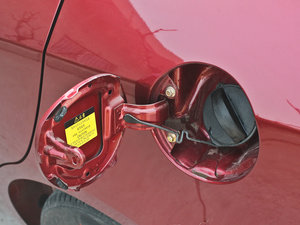 2012款1.5L 自动运动版 油箱盖