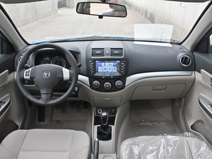 2012款1.5L 手动运动版 中控区