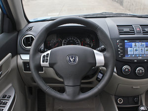 2012款1.5L 手动运动版 中控区