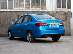 2012款1.5L 手动梦幻版 整体外观