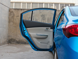 2012款1.5L 手动梦幻版 空间座椅