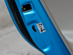 2012款1.5L 手动梦幻版 空间座椅