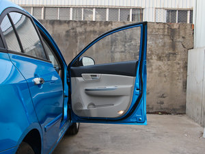 2012款1.5L 手动梦幻版 空间座椅