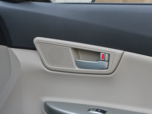 2012款1.5L 手动梦幻版 空间座椅