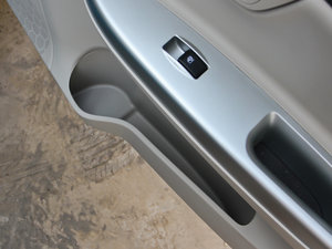 2012款1.5L 手动梦幻版 空间座椅