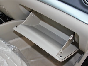 2012款1.5L 手动梦幻版 空间座椅