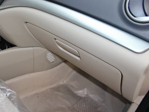 2012款1.5L 手动梦幻版 空间座椅