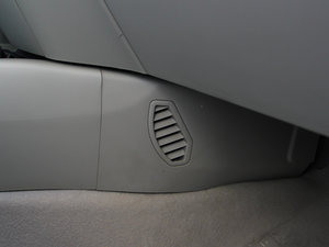 2012款1.5L 手动梦幻版 空间座椅