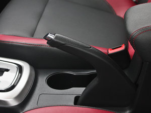 2013款1.5T 自动劲酷版 驻车制动器