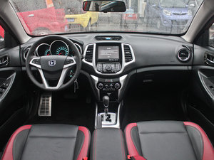 2013款1.5T 自动劲酷版 内饰全景