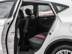 2013款1.6L 手动俊酷版 后排空间