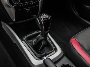 2013款1.6L 手动俊酷版 换挡杆