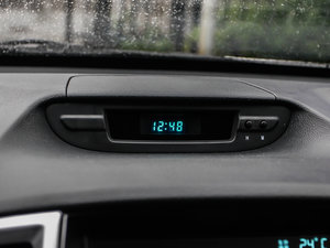 2013款1.6L 手动俊酷版 中控区