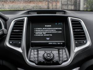 2013款1.6L 手动俊酷版 中控区
