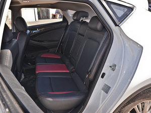 2013款1.6L 自动致酷版 后排座椅