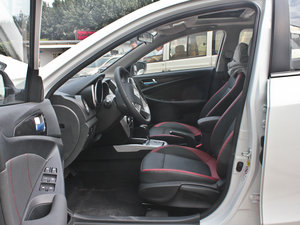 2013款1.6L 自动致酷版 前排空间
