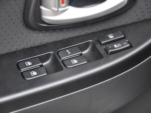 2014款1.4L 手动运动版 国IV 主驾车窗控制区	