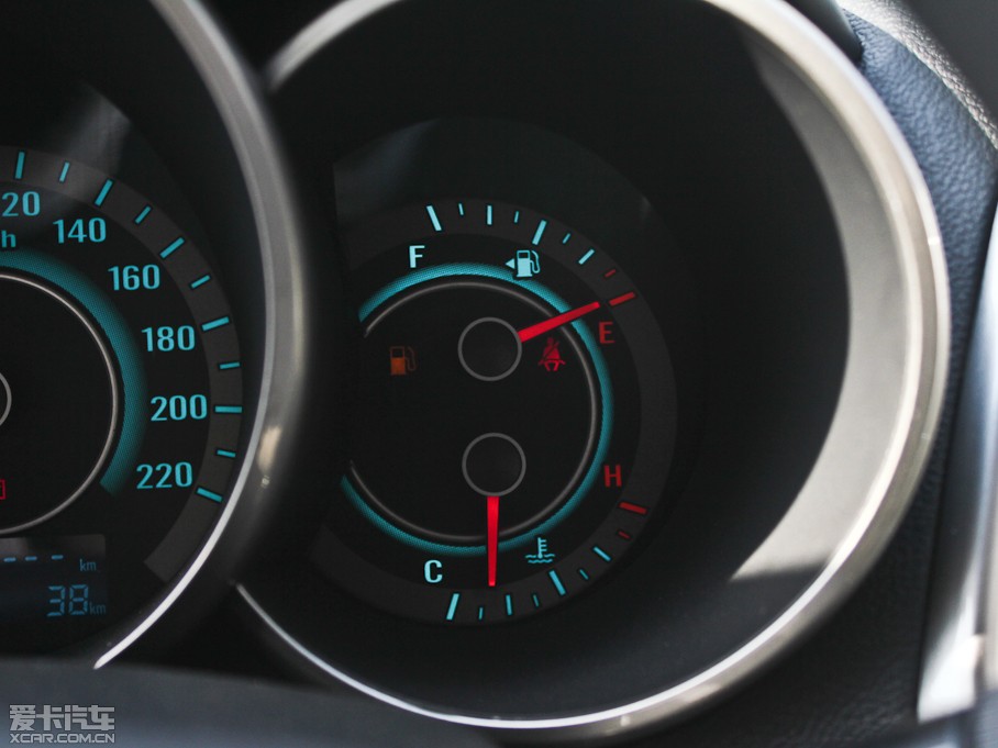 2013݄(dng) 1.6L ք(dng)Ӣ V