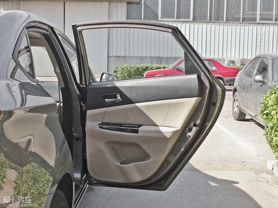 2013���݄� 1.6L �ԄӾ�Ӣ�� ��V