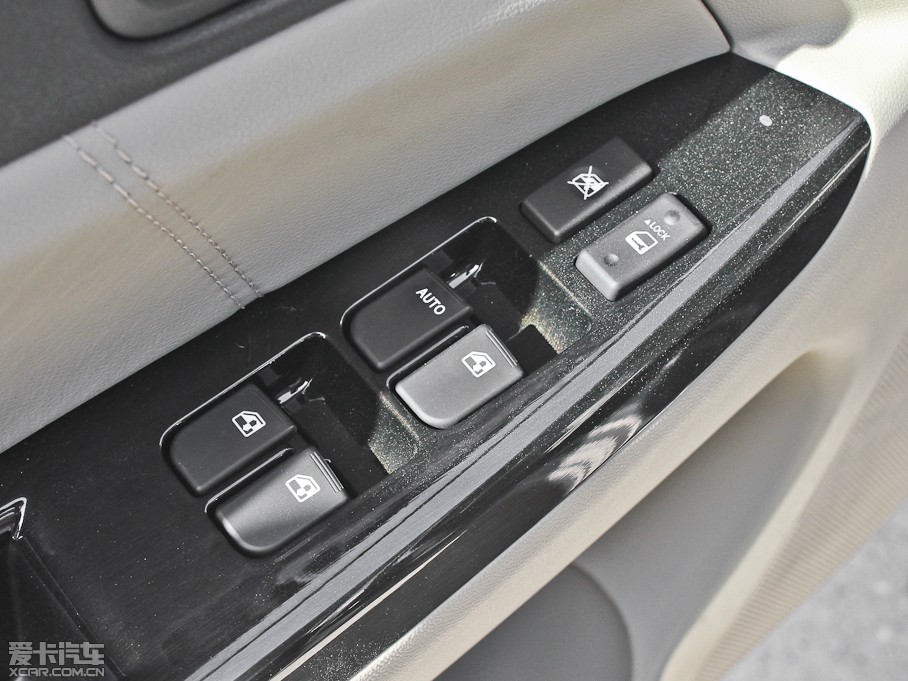 2013݄(dng) 1.6L Ԅ(dng)Ӣ V