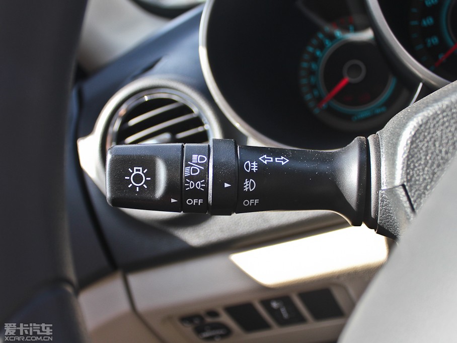 2013���݄� 1.6L �ԄӾ�Ӣ�� ��V