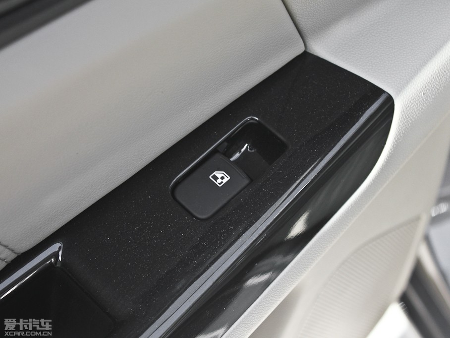 2013���݄�(d��ng) 1.6L �Ԅ�(d��ng)��Ӣ�� ��V