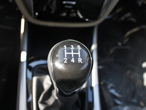 2013款1.6L 手动精英版 京V 中控区