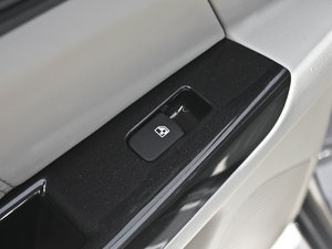 2013款1.6L 手动精英版 京V 中控区